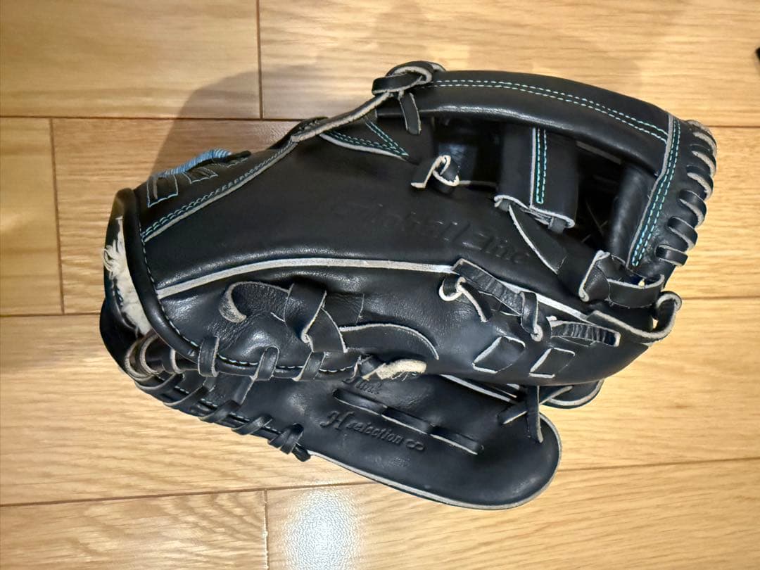 ミズノ　グローバルエリート軟式グローブ2つ、アシックスシューズ