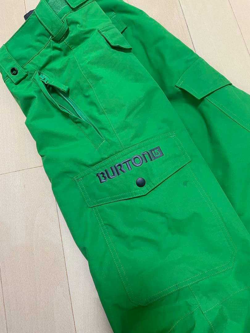 バートン　キッズ　迷彩フード付きウェアと緑色パンツセット