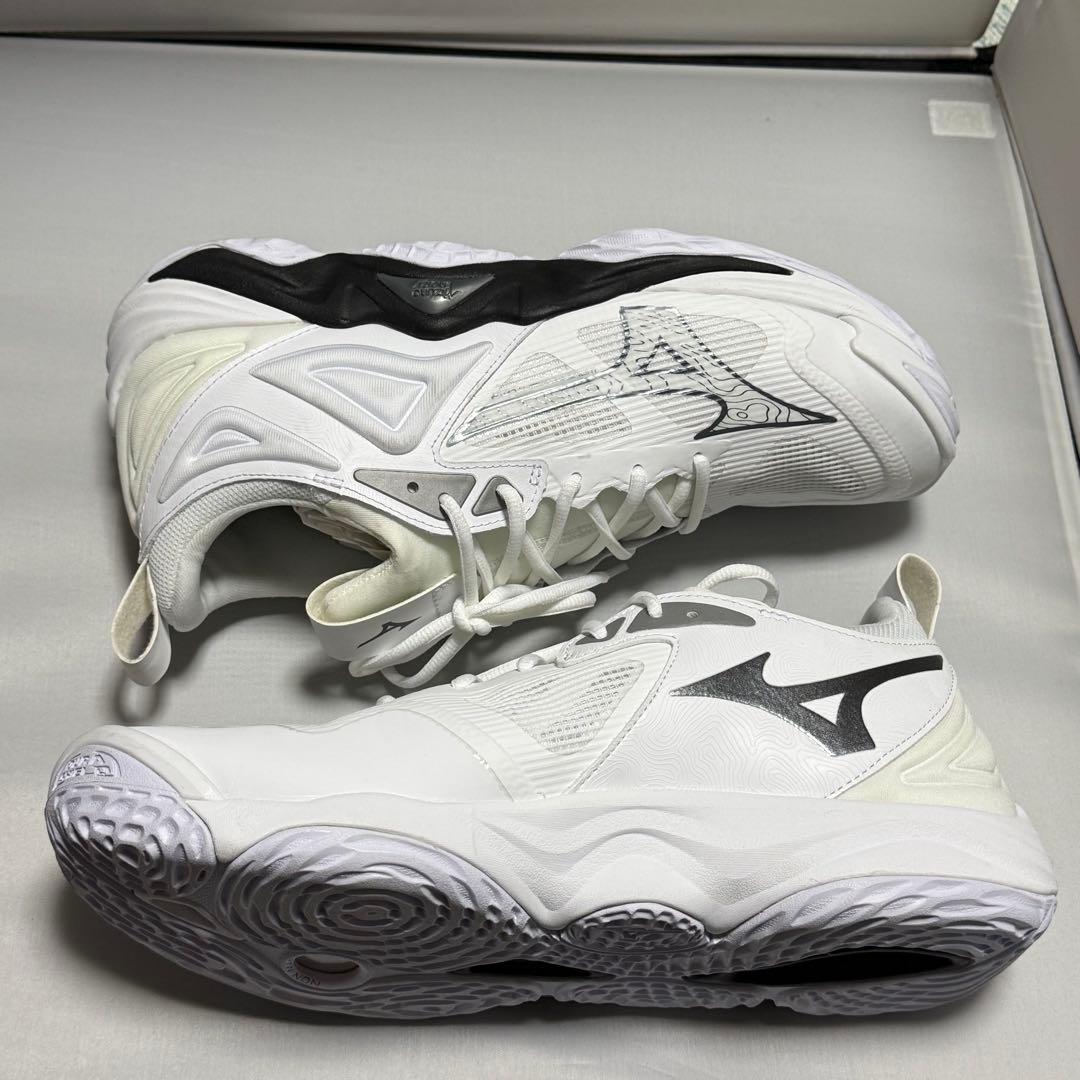 【1度使用】Mizuno ウェーブモーメンタム3