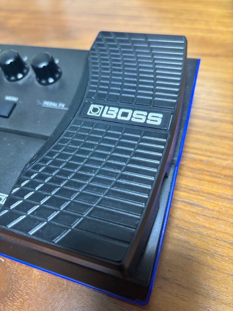 【訳あり】BOSS GT-1 電池駆動不可・アダプターなし