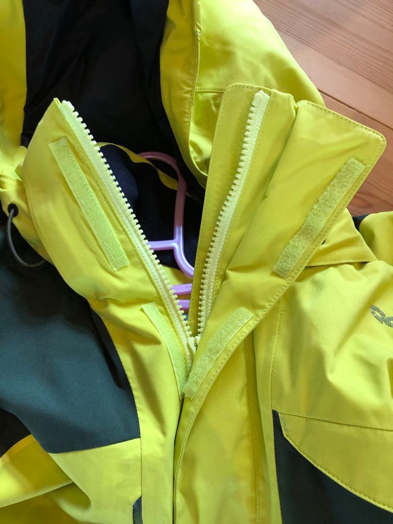 【25日で出品終了】ゴールドウィン　スキーウェア　上着(M)パンツ(L)上下