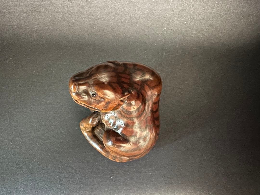 【根付(netsuke)】虎の根付　木製　江戸時代