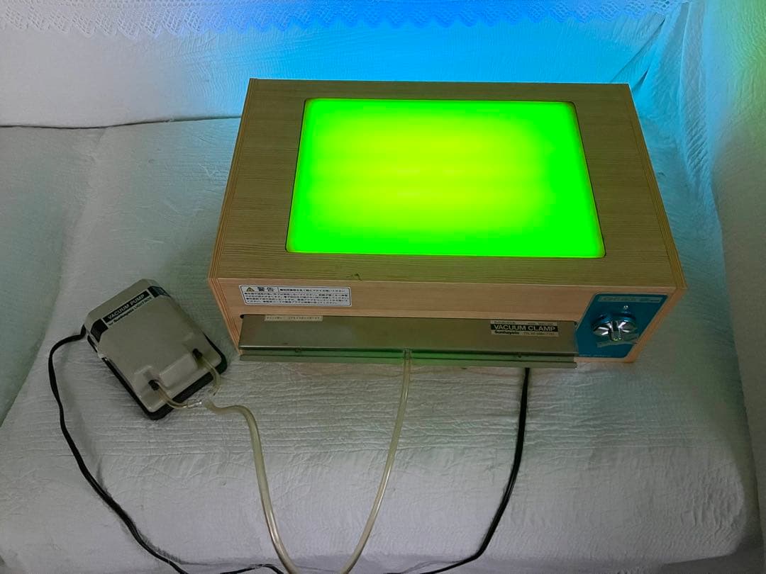 サンハヤト：基板製作用中型ライトボックス 数回のみ使用でほぼ新品