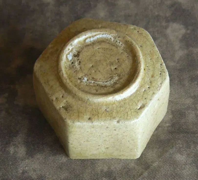 ぐいのみ　黄瀬戸　六角杯