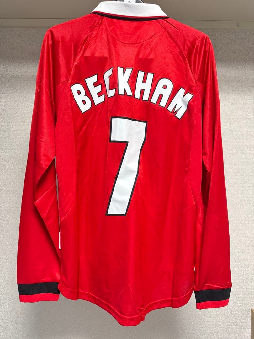 UMBRO BECKHAM 7 レッド長袖シャツ