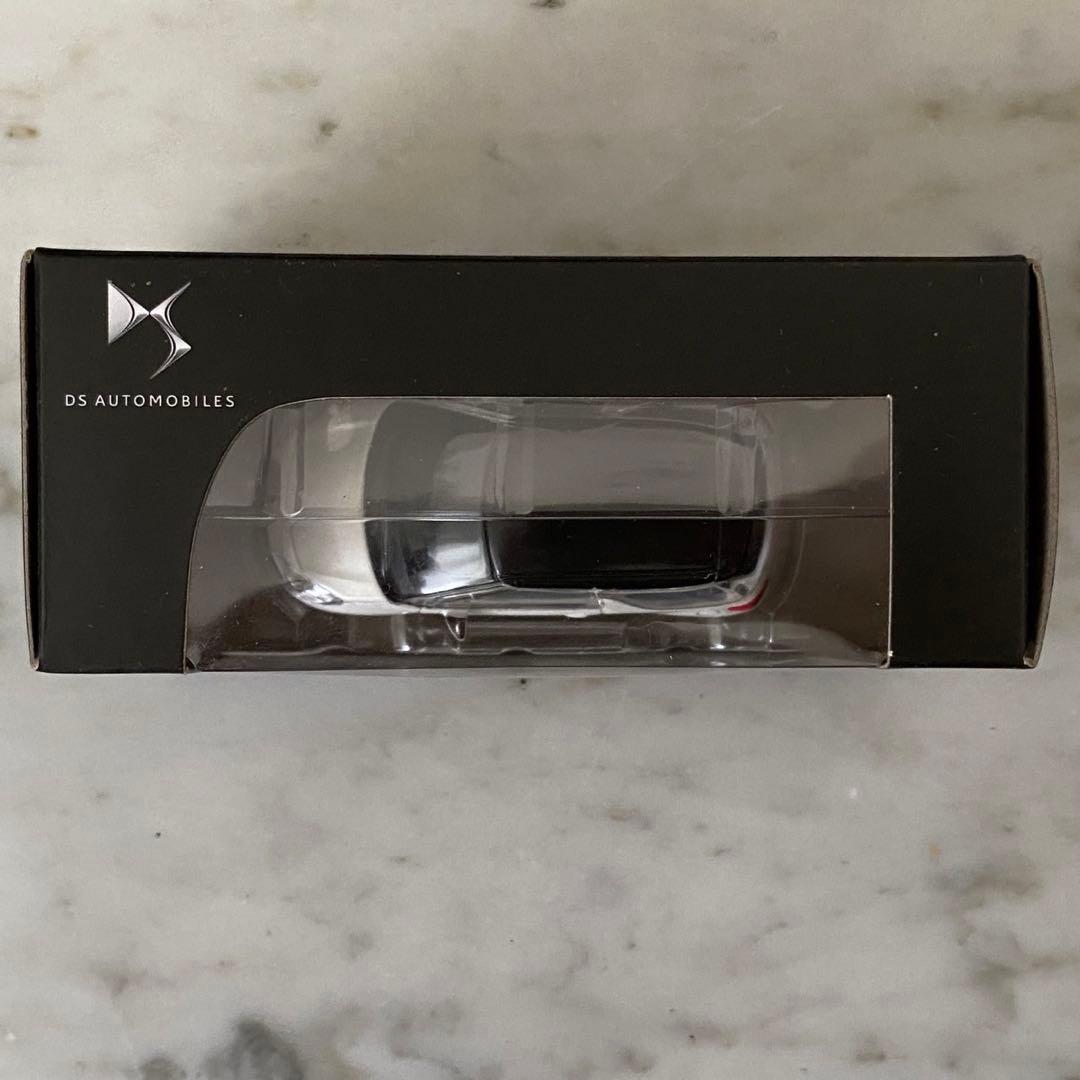 CITROËN DS 3 コレクターズ1/64スケールモデル