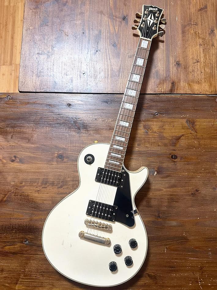 BLIT'S レスポールカスタムタイプ　エレキギター　ホワイト