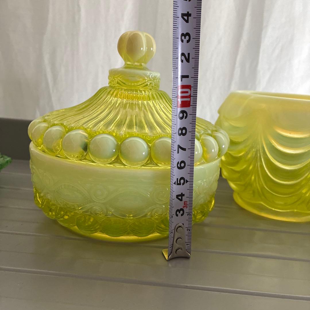 オパールセントガラス　カナリアイエロー　大型トリンケット　花瓶