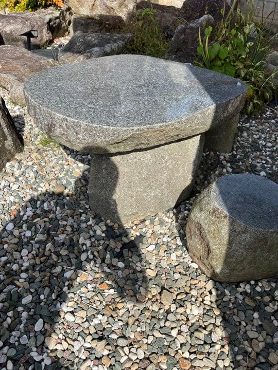 【引き取り限定】天然石　テーブル　イス　和風　日本庭園　庭石　ガーデニング