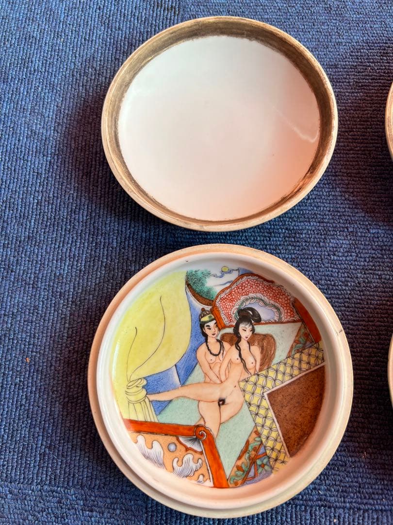 1095 骨董　古美術　乾隆年製　春画　花鳥文　香合　蓋物　1対　希少　時代物