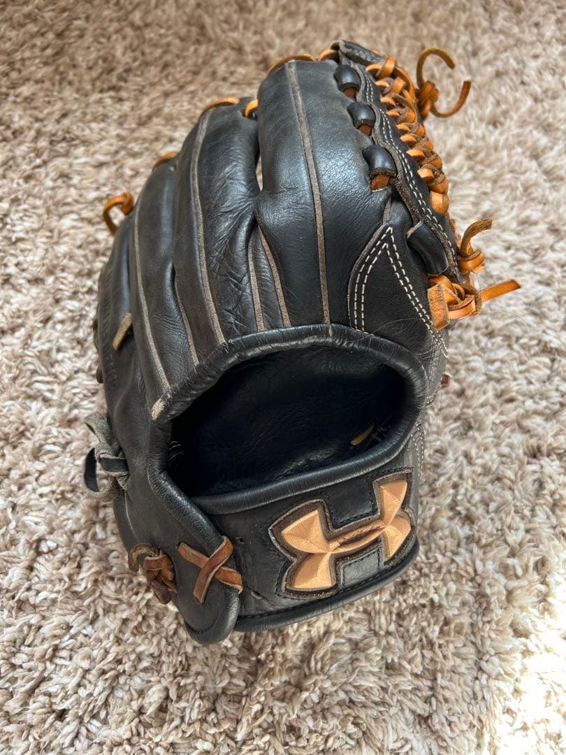 アンダーアーマー 硬式 内野手用グローブ