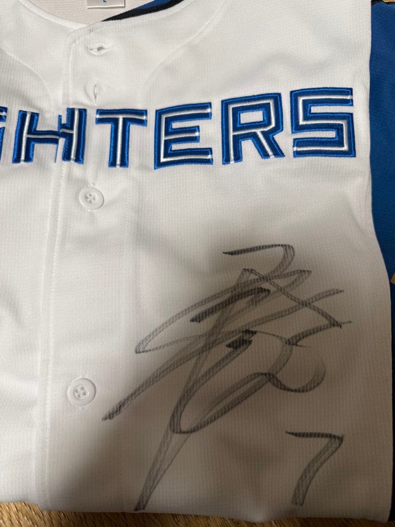 日本ハムファイターズ　松本剛　直筆サイン入りユニフォーム　Ｌサイズ