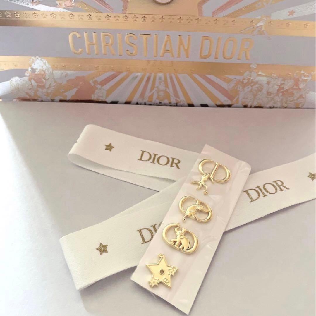 New❣️DIORホリデーピンズ2025年 限定　4点セット　ラッピングピンズ
