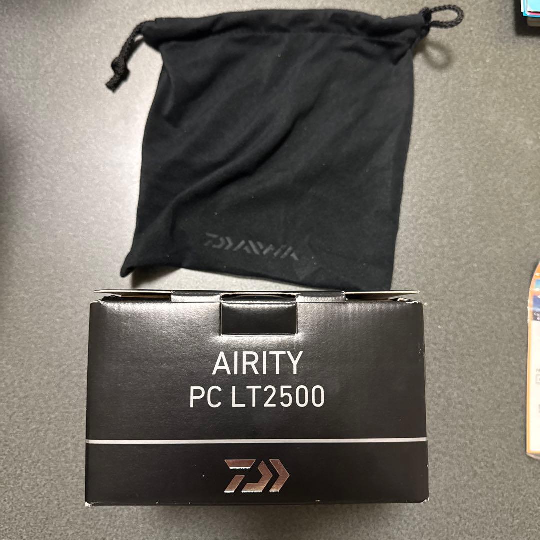 新品未使用Daiwa 23AIRITY PC LT2500 リール 収納袋付き