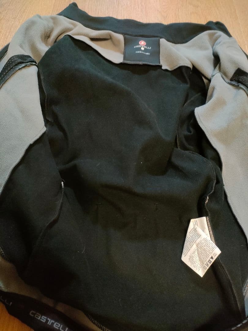 カステリ　ゴアテックス　ウィンドストッパー