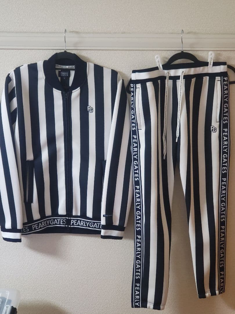 てる PEARLY GATES ストライプジャケットとパンツセット
