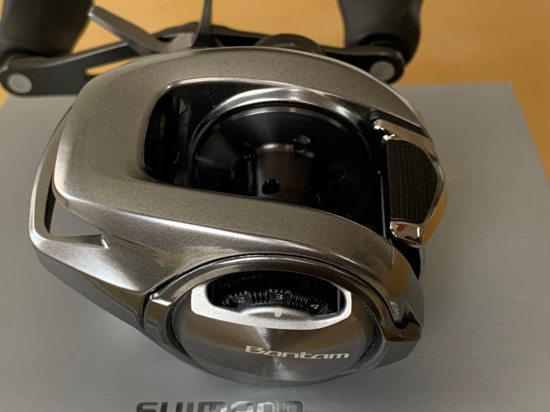 美品SHIMANO 18バンタム HG 右ハンドル