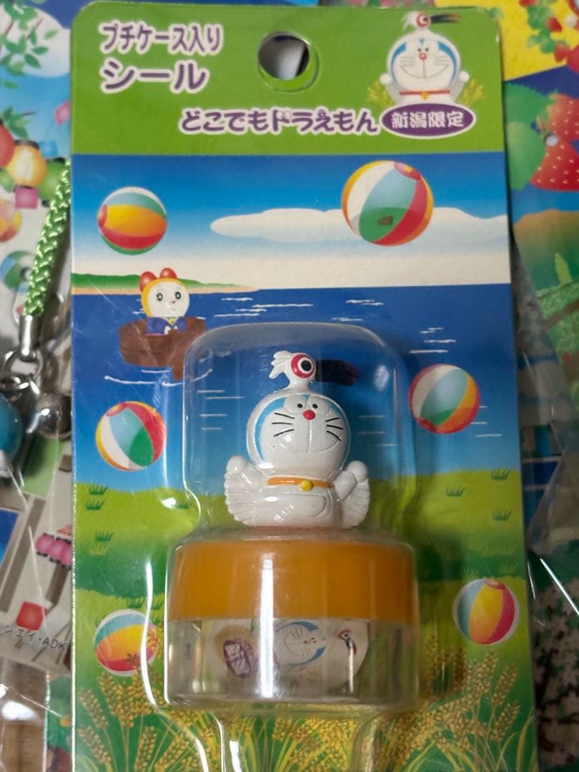 ドラえもん 全国　根付け　ストラップ 130個セット　おまけ付き