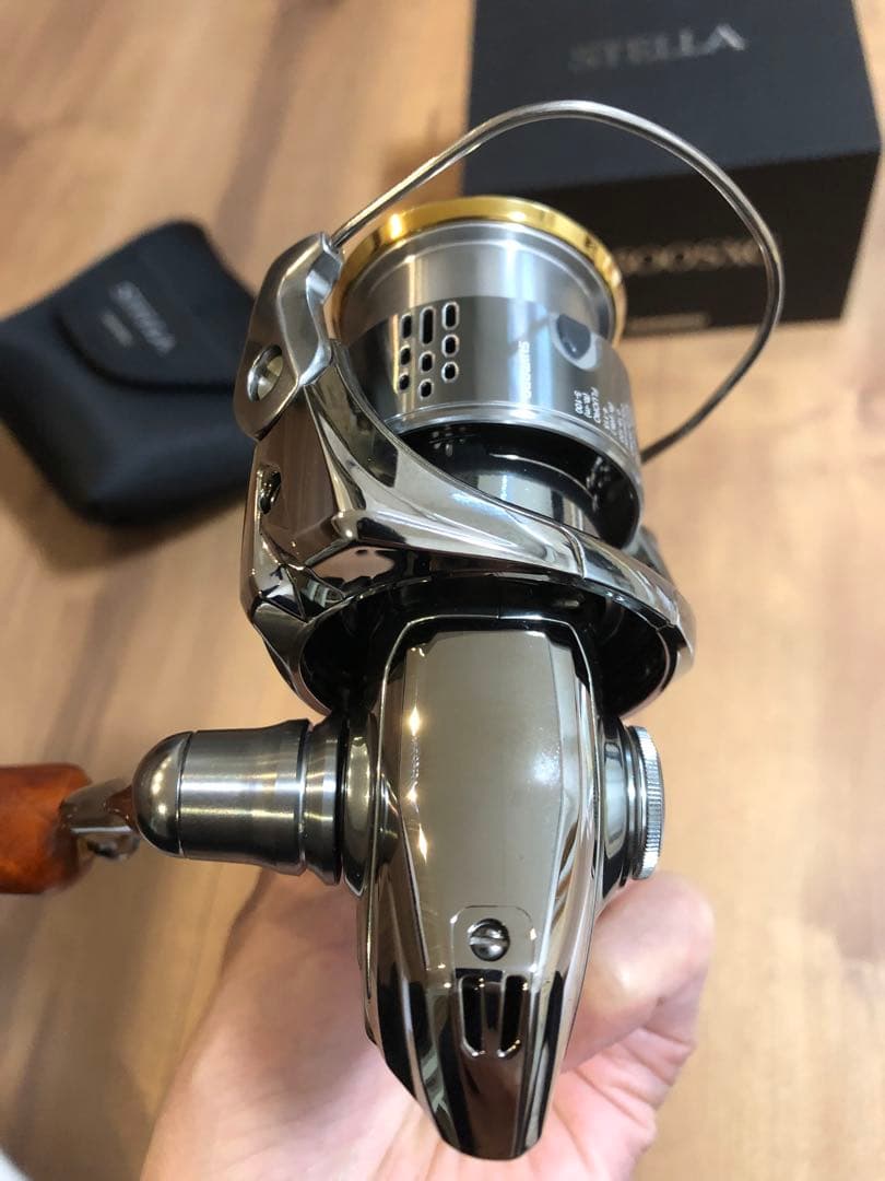 【ジャック】シマノ 18ステラ　C2500SXG 夢屋花梨ノブ装着