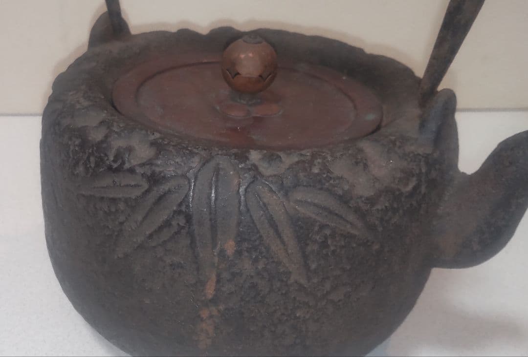 南部鉄瓶 笹葉模様 / Vintage Bamboo Leaf Tetsubin