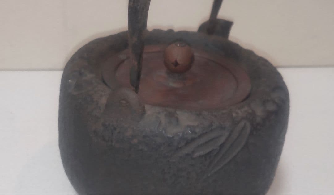 南部鉄瓶 笹葉模様 / Vintage Bamboo Leaf Tetsubin