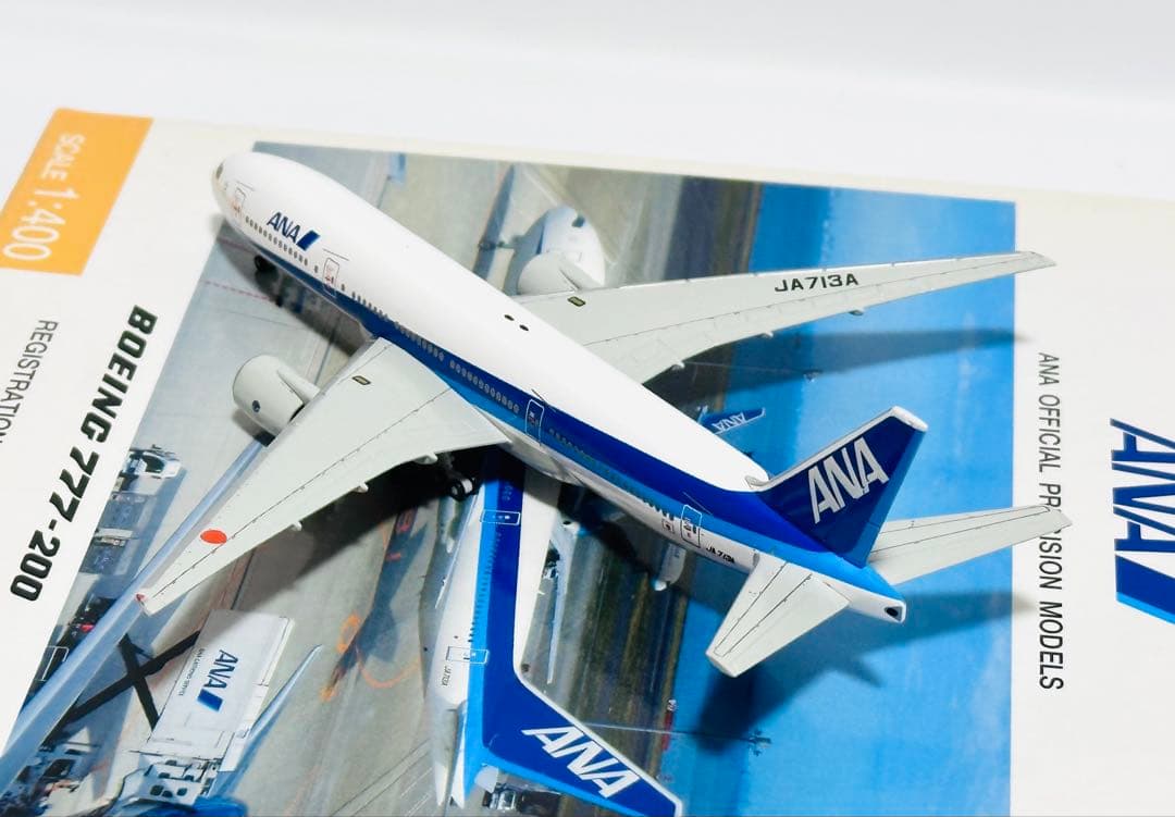 全日空商事 1/400 ANA B777-200 NH40022