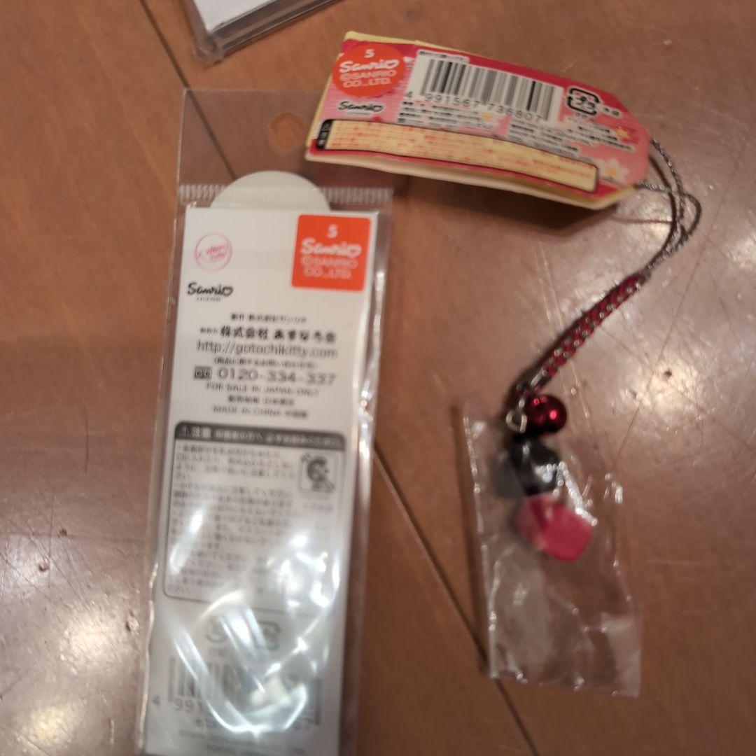 ハローキティ メモ帳2点　キーホルダー2点