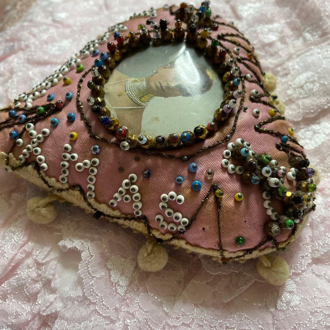 イギリス製アンティーク　１００年以上前のクリスマスプレゼント手作りピンクッション