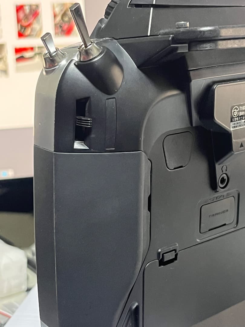 Futaba T16IZ デジタルプロポ　送信機のみ