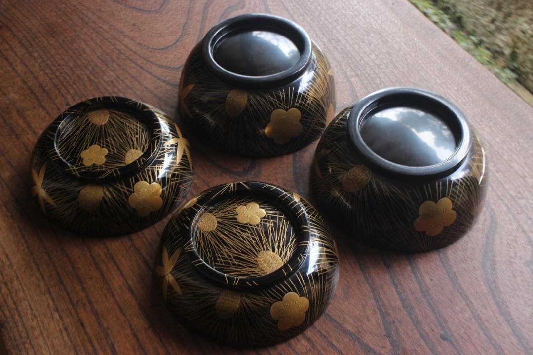 時代逸品！時代黒漆に極上松竹梅蒔絵の映える煮物椀2点（検輪島塗雑煮椀蒔絵椀