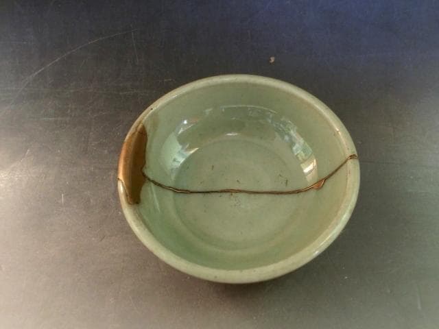 酒盃■古青磁金継ぎ直し杯(江戸期)酒器 猪口 ぐい呑み 桐箱入 時代物 骨董品■