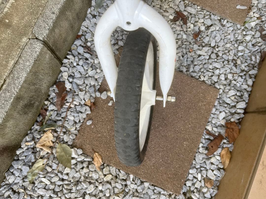 ストライダー セーブ・ザ・チルドレン コラボ 限定カラー（スポーツモデル）