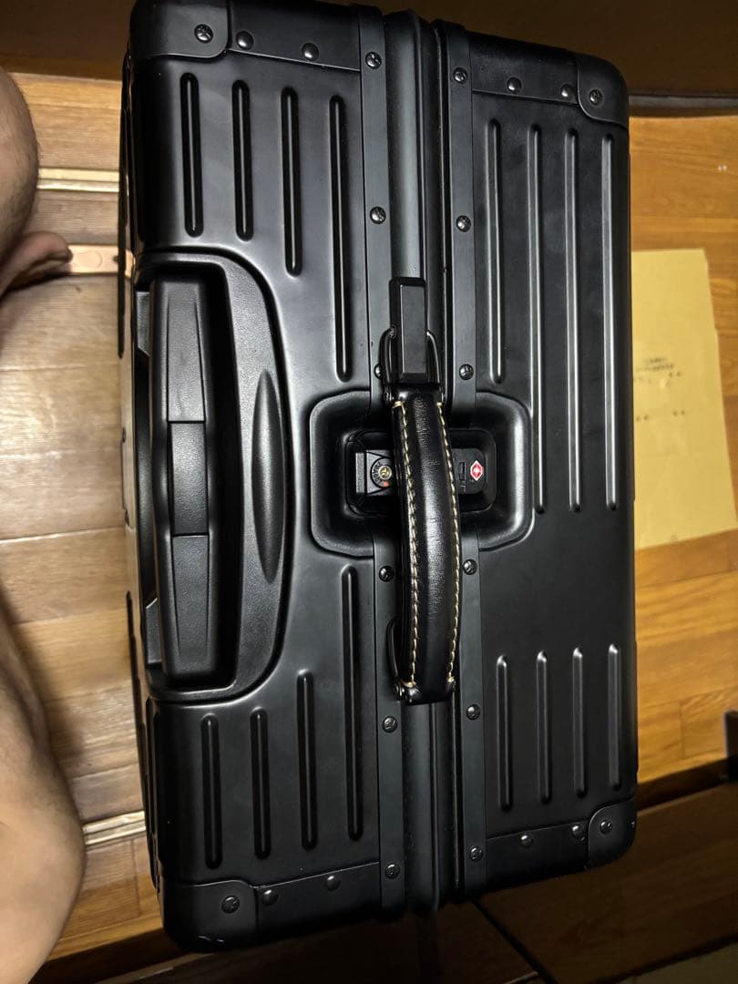 【値下げ！】 イノベーター アルミスーツケース inv1611