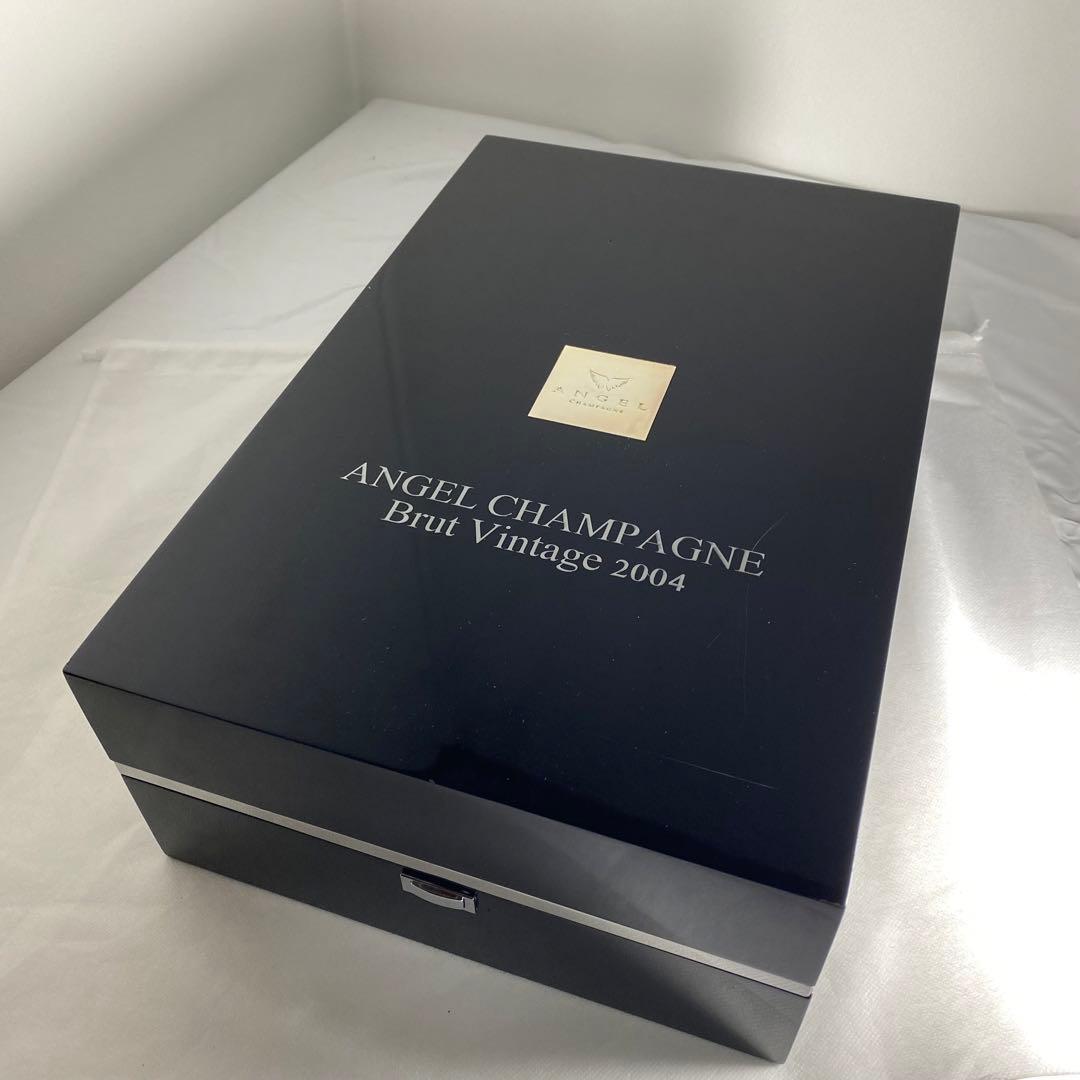 エンジェル シャンパン プラチナ　ヴィンテージ　2004 ケース付き　180