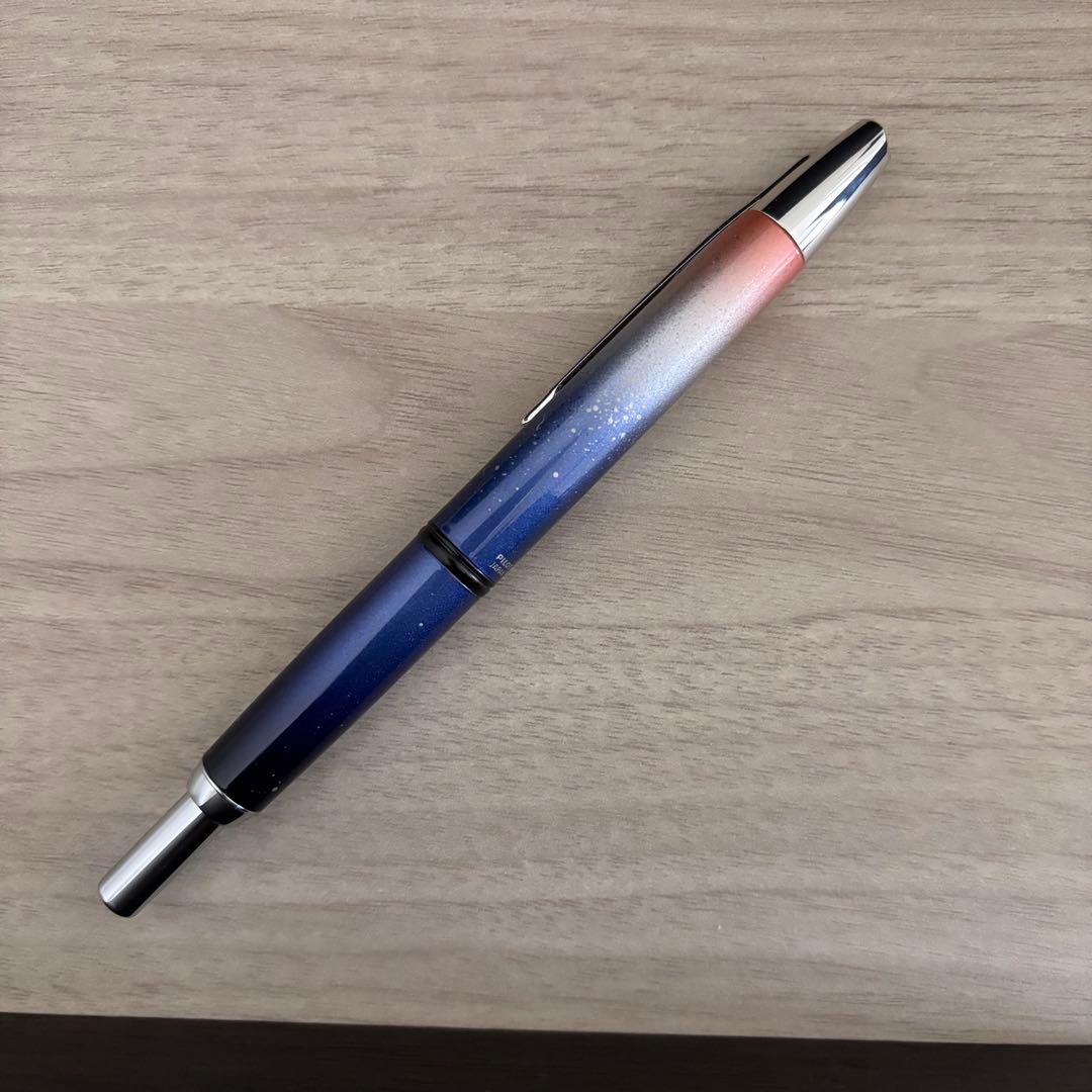 と*る様 【美品】パイロットキャップレスデシモ 20thモデル夜明けの星空Mニブ