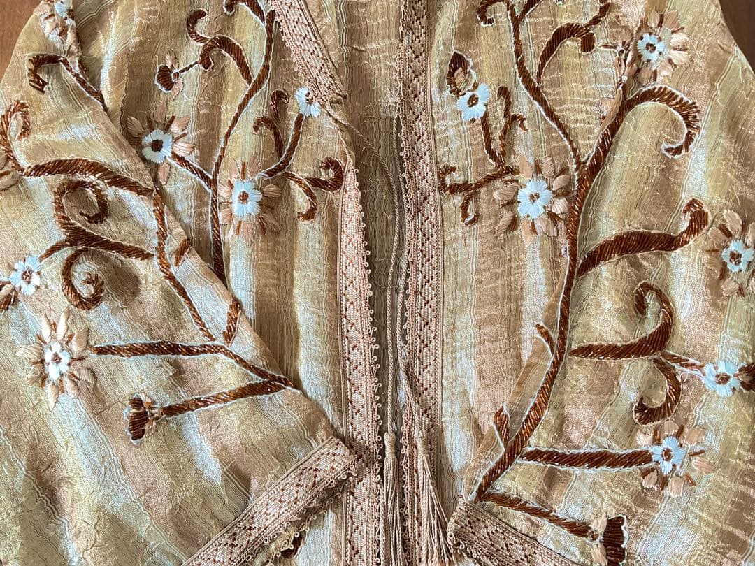 ヴィンテージ！モロッコ・マラケッシュ」の伝統衣装「ジェバラ(インナ−付)」