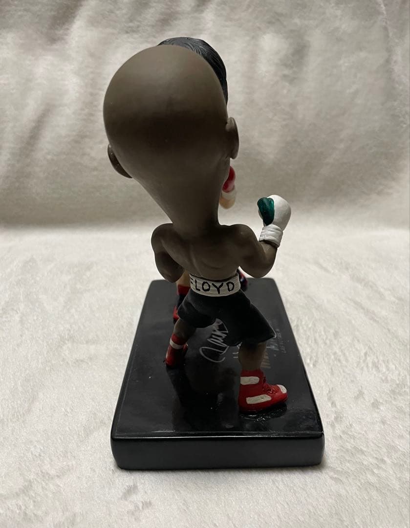 パッキャオVSメイウェザー 世紀の一戦限定フィギュアパッキャオ 直筆サイン限定品