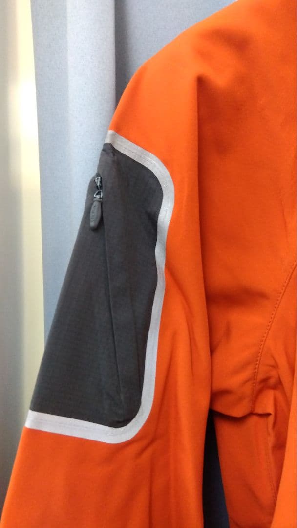 mont-bell サイクルトレーナージャケット〈男性用〉