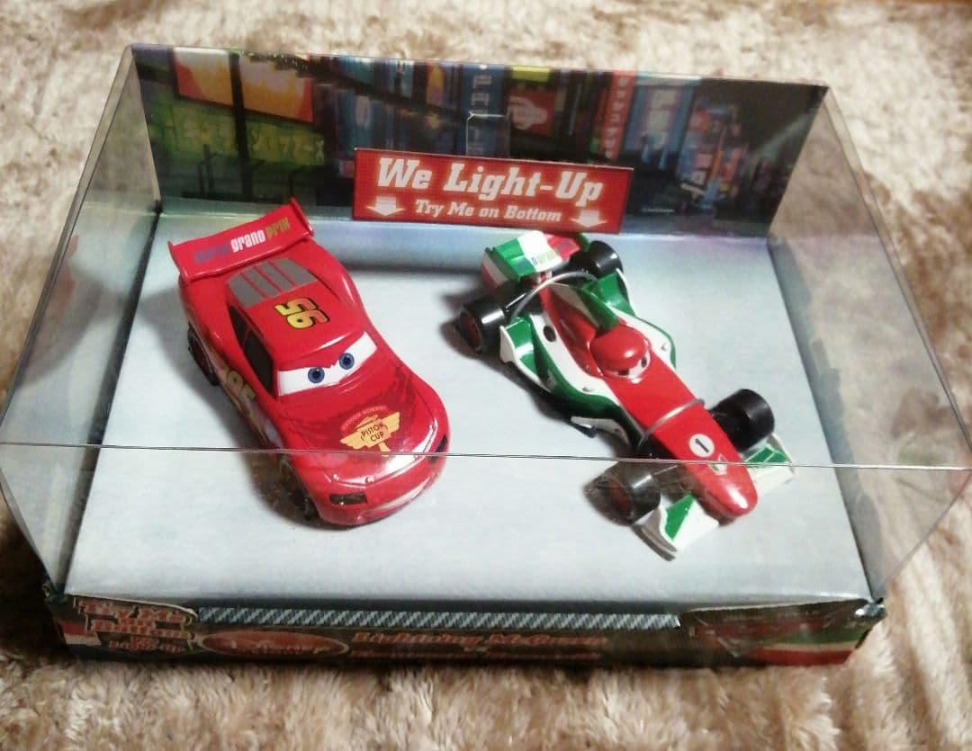 ダイキャストカーズ　ライトニングマックイーンVSフランチェスコベルヌーイ