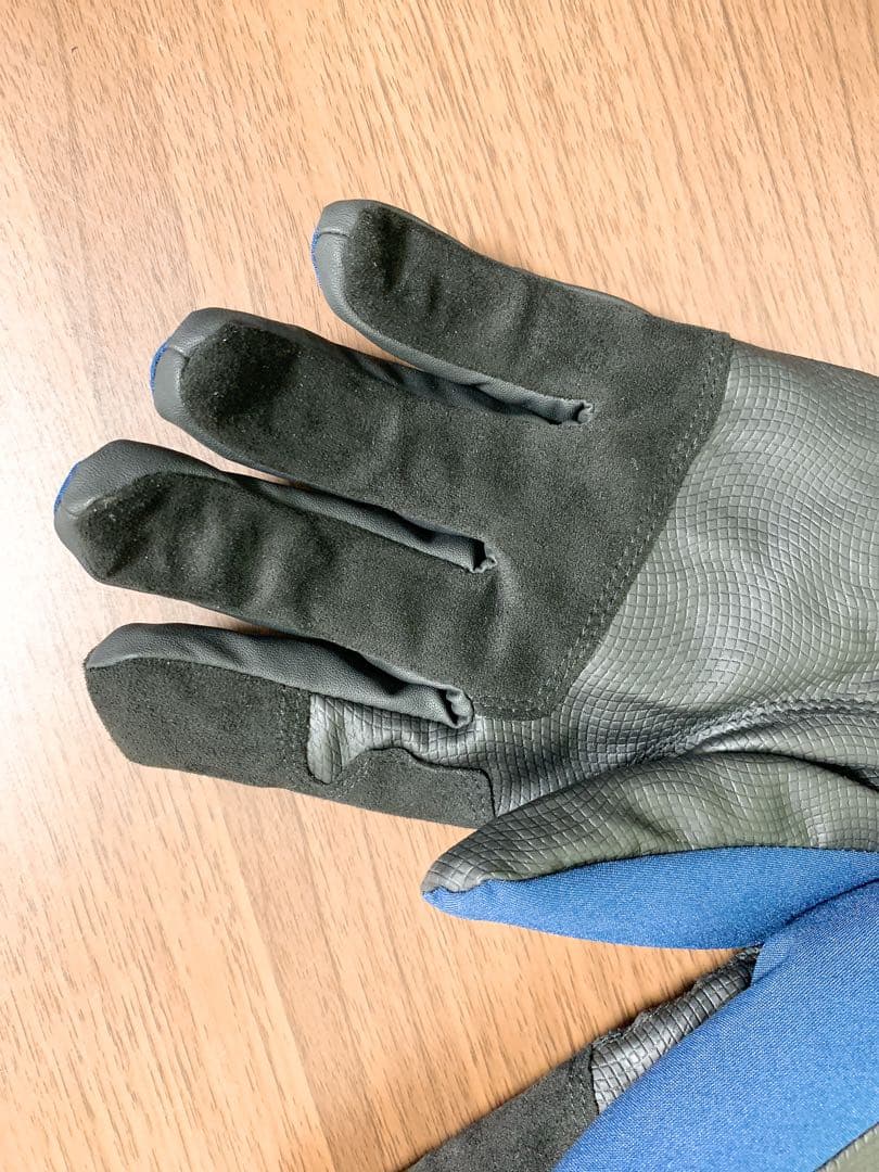 ⭐️新品⭐️ ダイワ　DG-1524W GORE-TEX 防寒グローブ　ネイビーXL