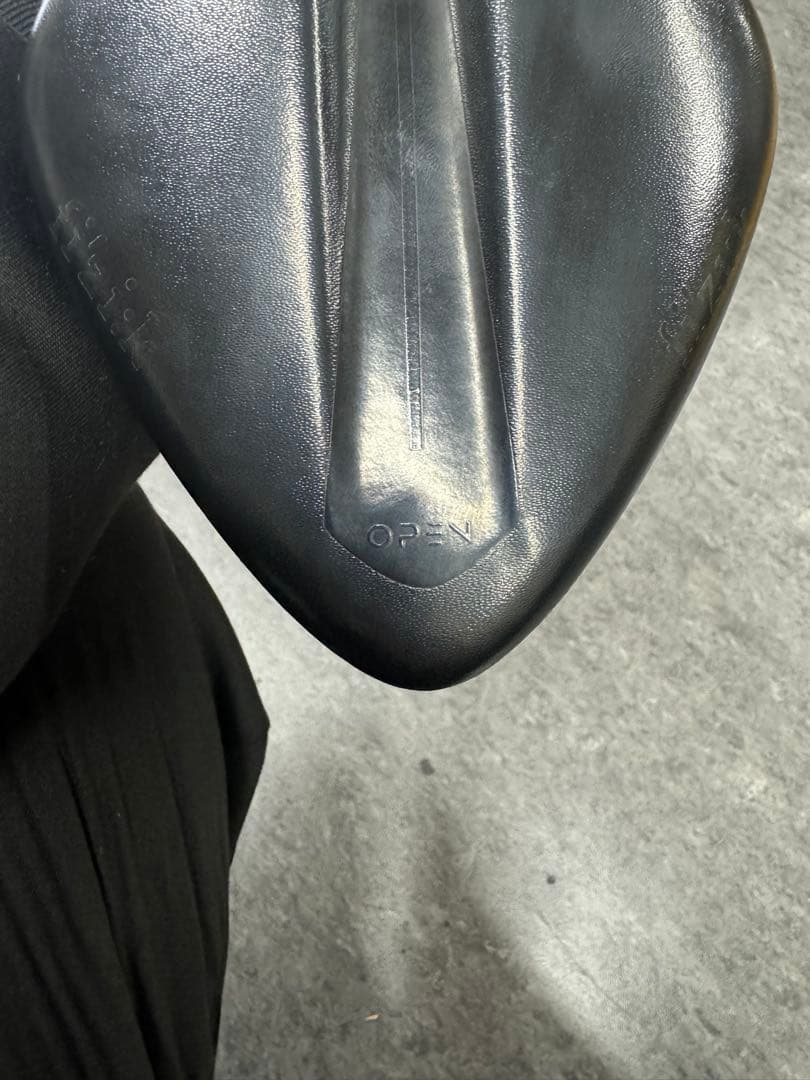 THOMSON Elite シートポストとfizik arione:R3サドル