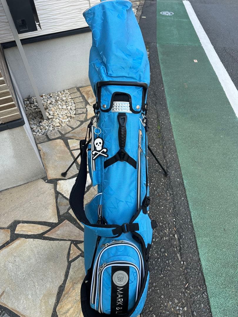 マークアンドロナ　キャディバッグ スカルキーホルダー付き