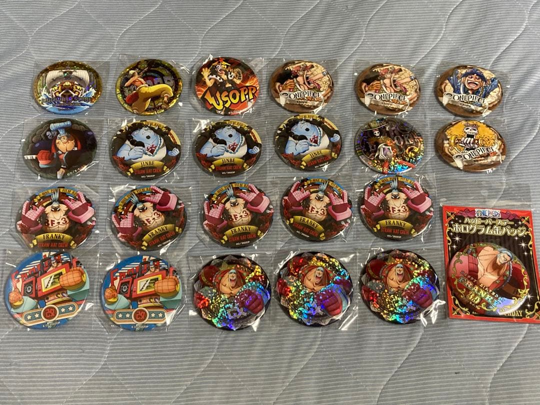 ONE PIECE ワンピース　バースデー缶バッジ　缶バッジ　大量　まとめ売り