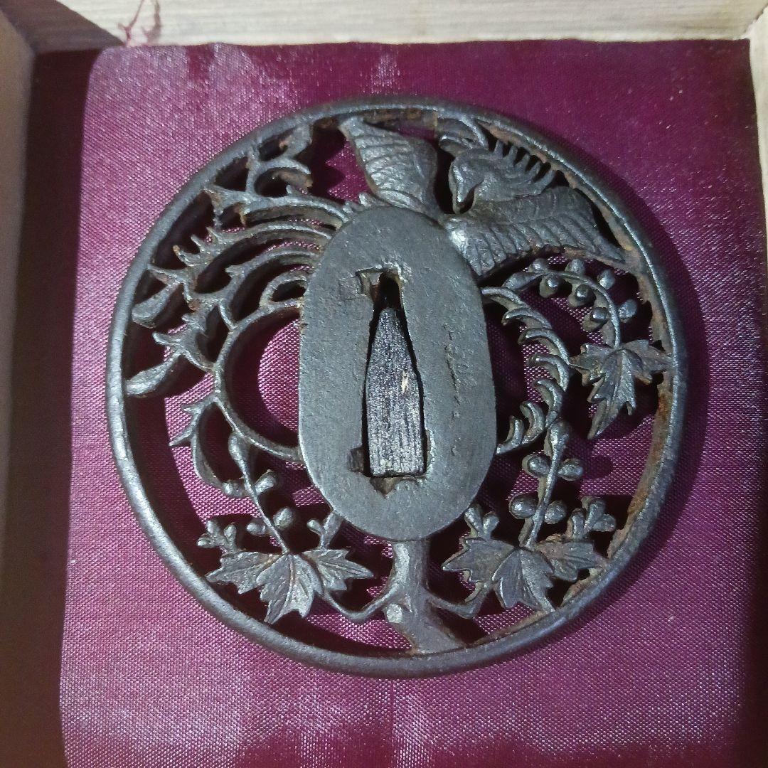 鍔　刀鍔　鳳凰図　鉄地