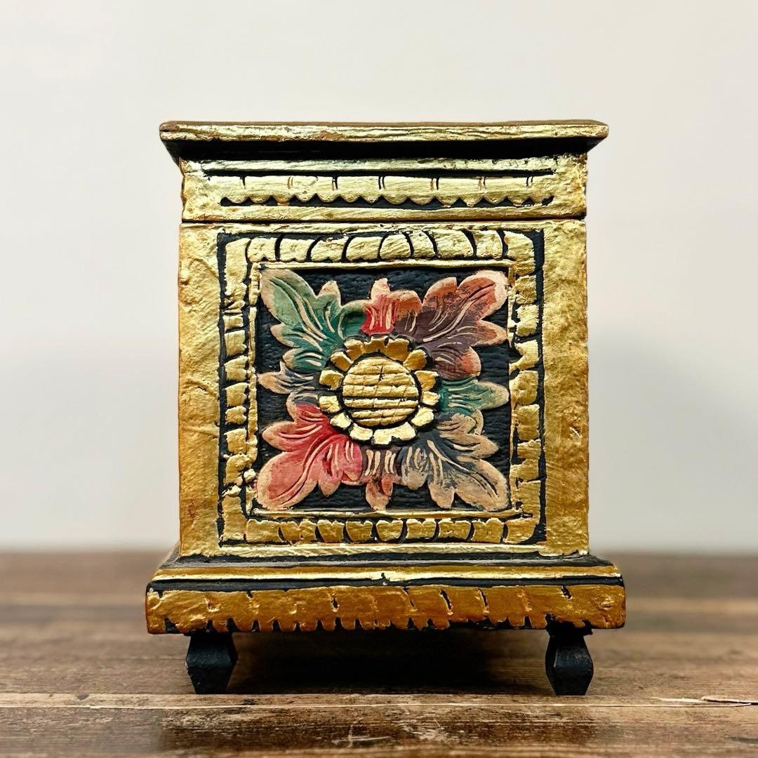 20世紀中期 アンティーク 木製宝箱 彩色金彩彫刻 蓋付き 小物入れ ビンテージ