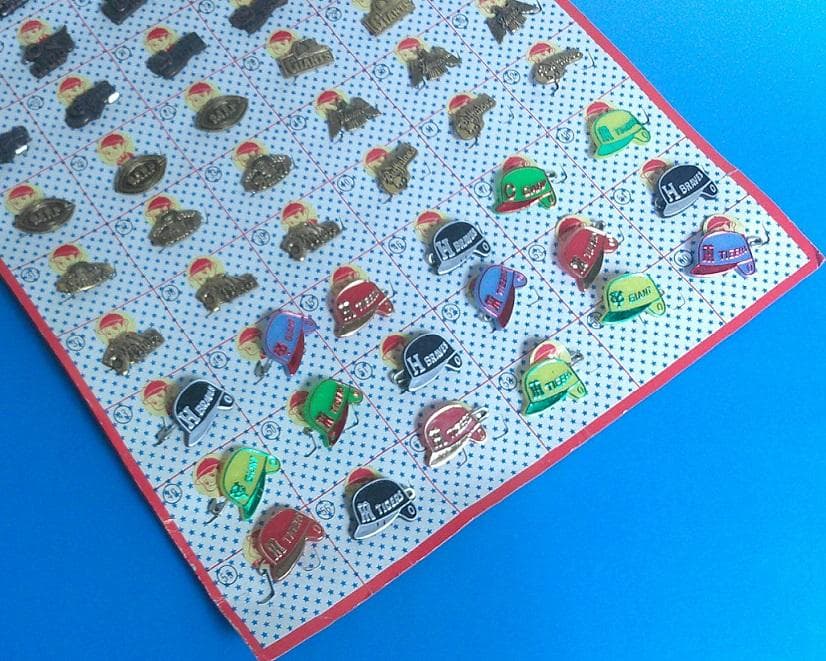 昭和レトロ 駄玩具 数字合わせくじ ベースボール合金バッチ60付