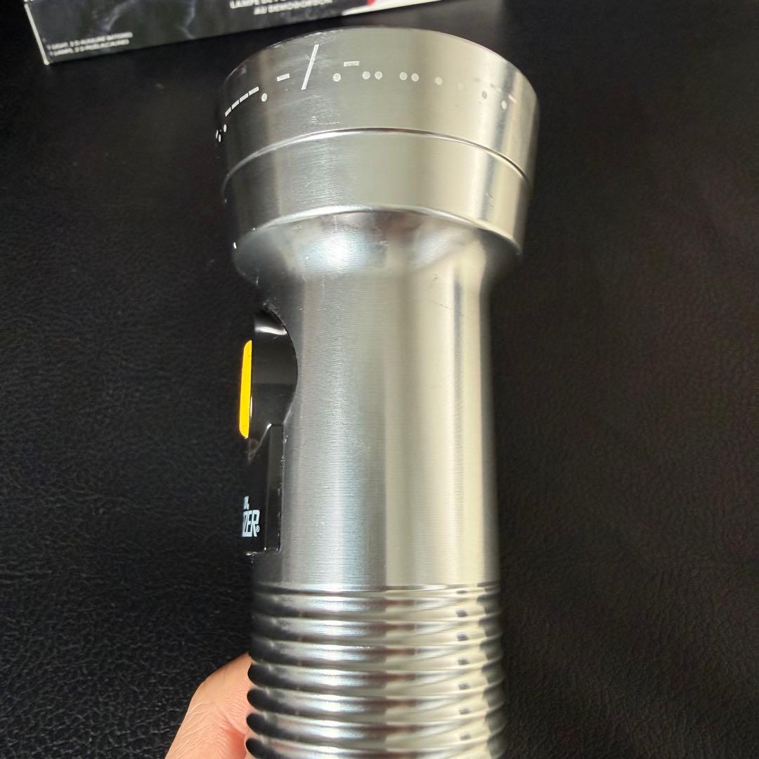 ストレンジャーシングス 懐中電灯