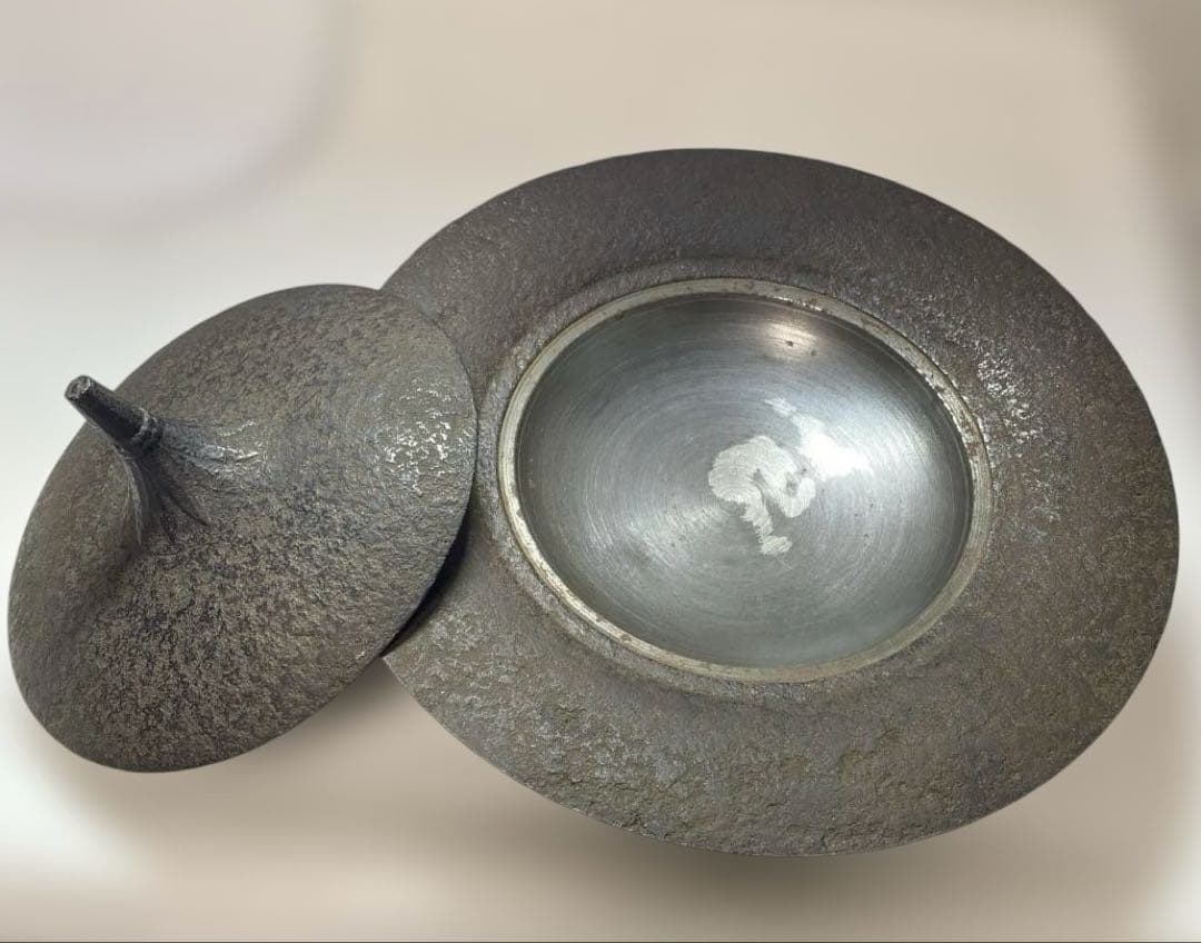 南部鋳物 3代目高橋萬治 作 円形蓋付製品 印有り アンティーク 非常に希少品