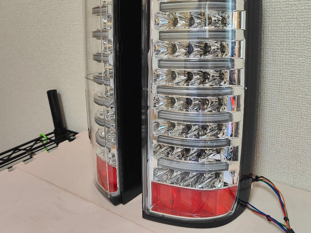 新品未使用品 ハイエース テールランプ ヴァレンティ レガンス ヘリオス