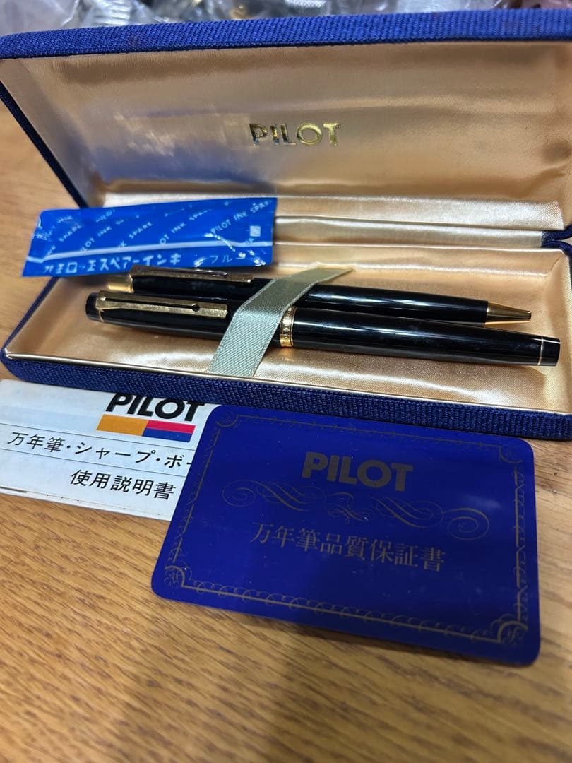 PILOT 万年筆 黒 金ペン先&ボールペン
